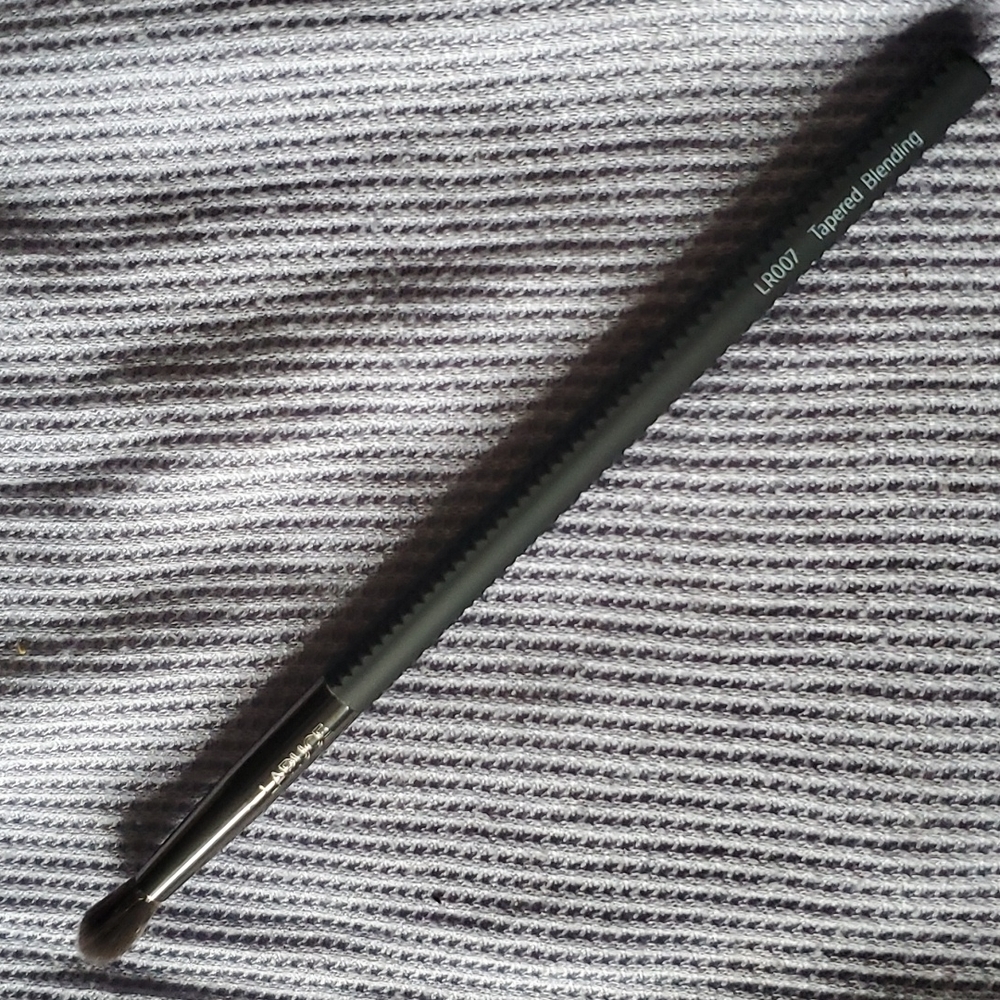 Laruce tapered blending brush